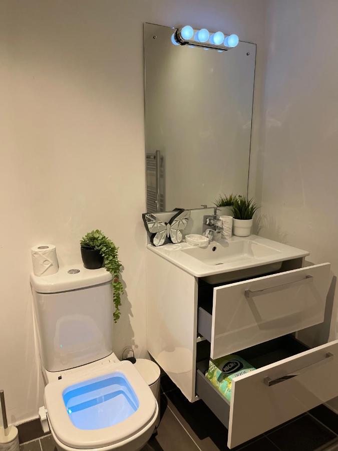 Modern Spacious 1 Bed Flat In Birmingham City Centre With Free Parking, Fast Free Wifi And Netflix Exterior foto